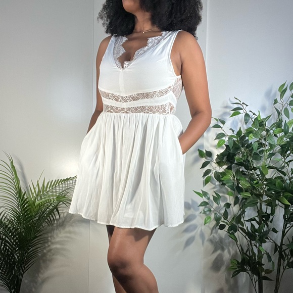 KEEPSAKE white lace mini dress - www.threedaughtersproperties.com